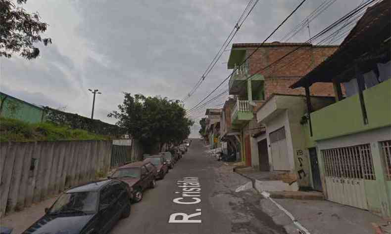 Motorista e passageiro foram baleados dentro de HB20 na Rua Cristlia(foto: Reproduo da internet/Google Maps)