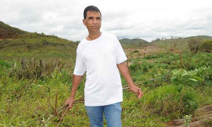 O pedreiro e pintor Nelson Ferreira não arrumou mais serviço depois que saiu de Bento Rodrigues e se mudou para Mariana(foto: Jair Amaral/EM/D.A PRESS ) O pedreiro e pintor Nelson Ferreira não arrumou mais serviço depois que saiu de Bento Rodrigues e se mudou para Mariana(foto: Jair Amaral/EM/D.A PRESS )