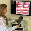 Quer clarear os dentes? Saiba como funciona a técnica para um novo sorriso
