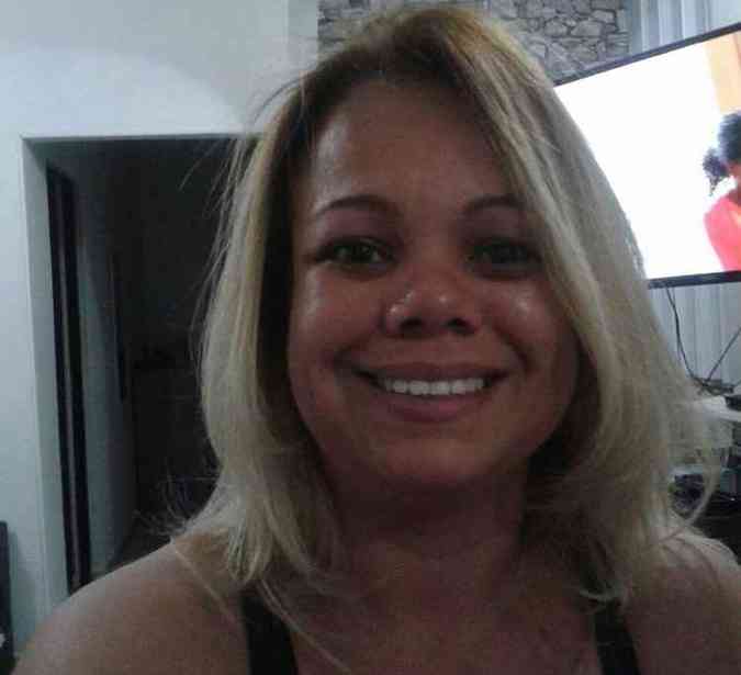 Adriana Lacerda, 39 anos, foi encontrada morte na madrugada de domingo(foto: Reproduo internet/Facebook)