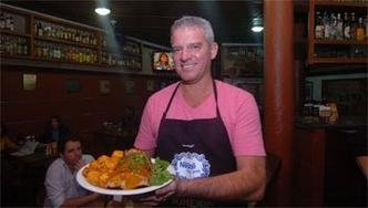 M�rcio Bomtempo, propriet�rio do Bar do Ant�nio, revela que a lista de espera � grande tods as noites (foto: Marcos Michelin/EM/D.A Press)