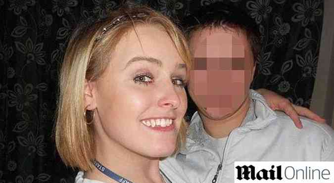 Rosie Dodd acusou trs rapazes de estupro depois de se arrepender por ter feito sexo de forma consensual com eles(foto: Reproduo / Daily Mail)