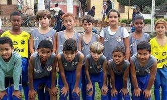 Torneio começa em 26 de agosto para o time de Vieiras, cidade com 3,8 mil habitantes na Zona da Mata mineira(foto: Álbum de família/Divulgação) Torneio começa em 26 de agosto para o time de Vieiras, cidade com 3,8 mil habitantes na Zona da Mata mineira(foto: Álbum de família/Divulgação)