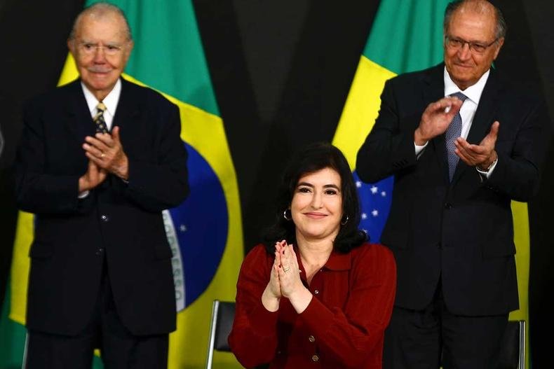 Ao lado de Sarney e Alckmin, Simone Tebet assumiu o Ministério do Planejamento(foto: MARCELO CAMARGO/AGÊNCIA BRASIL) Ao lado de Sarney e Alckmin, Simone Tebet assumiu o Ministério do Planejamento