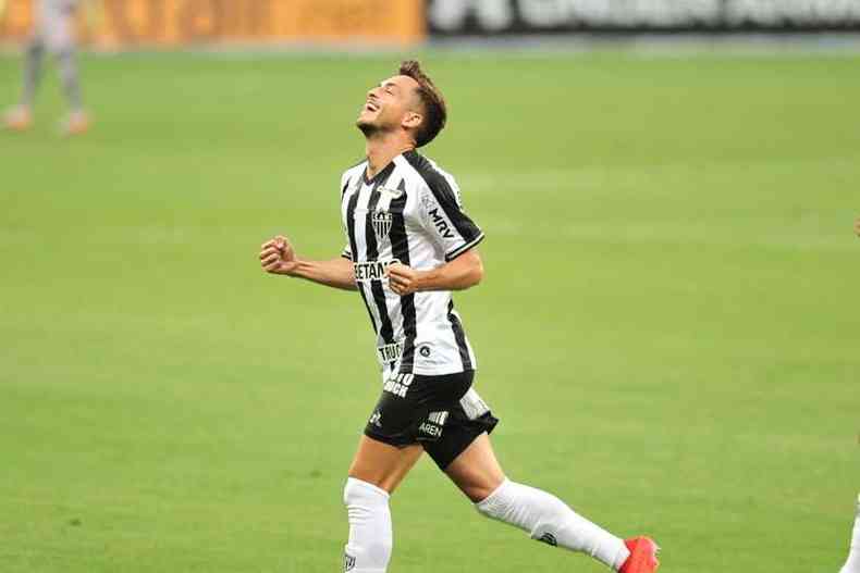 Hyoran comemora gol do Atltico contra o Atltico-GO(foto: Alexandre Guzanshe/EM/D.A Press)