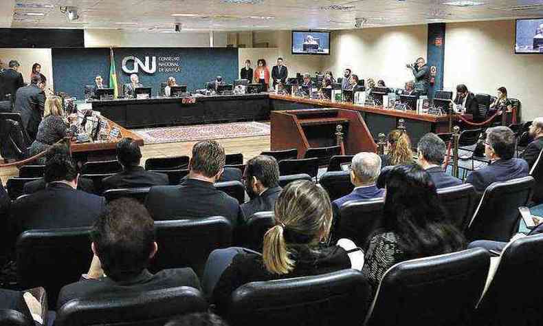 Reunio do CNJ: rgo anunciou diversas aes para dar transparncia aos vencimentos do Judicirio, mas no acabou com os supersalrios(foto: GIL FERREIRA/CNJ)