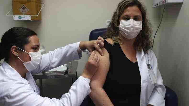 Estudo apontou que desinformao levou a queda da cobertura vacinal da trplice viral na Inglaterra(foto: Reuters)