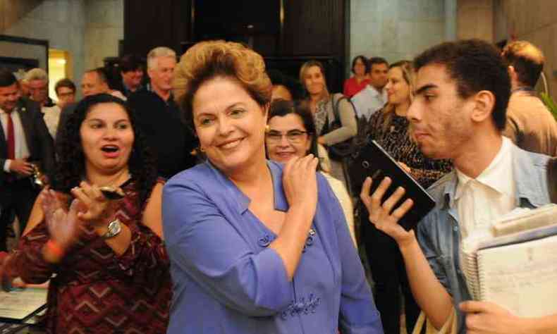 Em entrevista coletiva, Dilma Rousseff se disse disposta a concorrer uma vaga no Senado(foto: Tlio Santos/EM/D.A.Press)