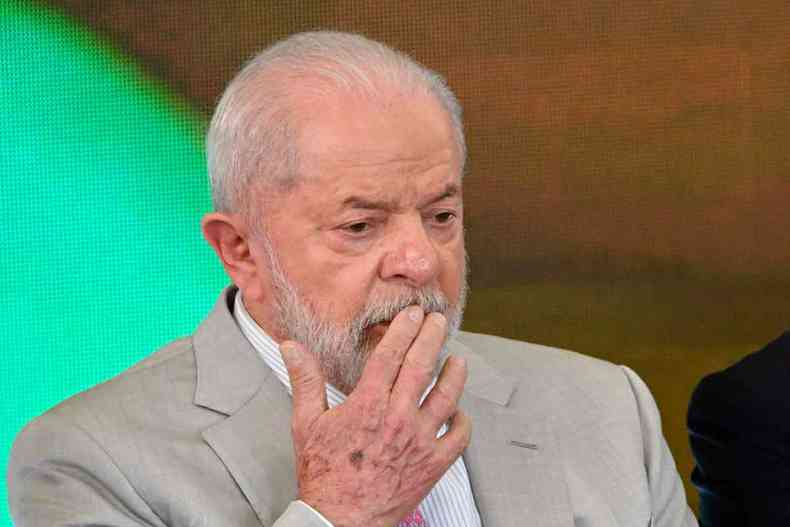 Lula sofre presso para fazer troca no Ministrio do Turismo