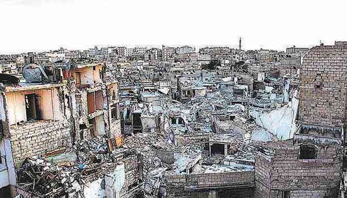 Aleppo, uma das mais antigas cidades ainda habitadas pela humanidade,  uma das mais atingidas pela guerra: construes de 4mil anos destrudas(foto: KARAM AL-MASRI/AFP)