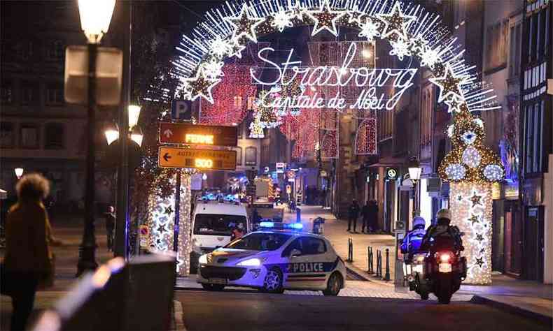Uma investigao de terrorismo foi aberta para apurar o ataque, que paralisou parte da cidade(foto: Frederick FLORIN / AFP )