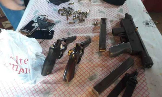 Material foi encontrado com a quadrilha durante operação da PM(foto: Polícia Militar (PM) /Divulgação) Material foi encontrado com a quadrilha durante operação da PM(foto: Polícia Militar (PM) /Divulgação)