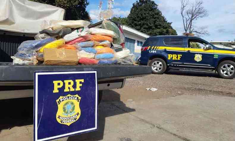 Droga foi encontrada durante fiscalizao da PRF(foto: Polcia Rodoviria Federal (PRF) / Divulgao)