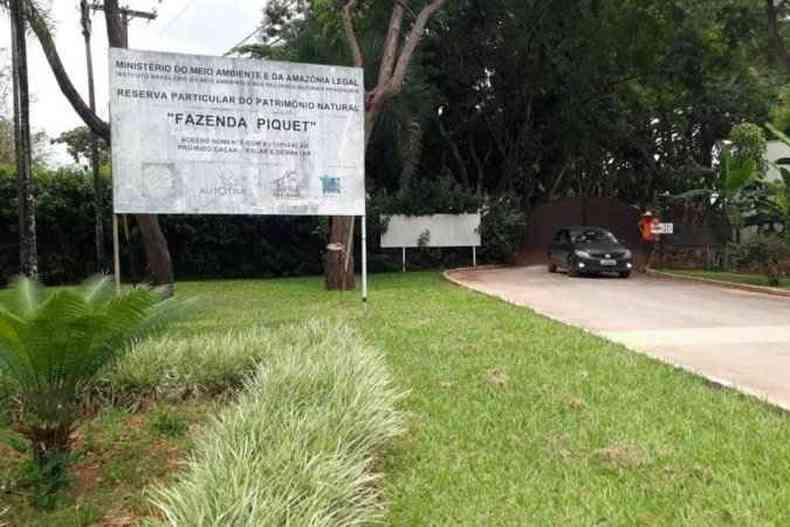 Entrada da Fazenda Piquet, na regio do Jardim Botnico