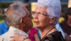 Hora de danar: pesquisa ajuda idosos acima de 85 anos a se manterem ativos