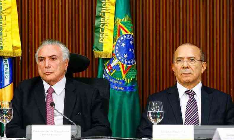 Temer e Padilha: governo no tem mais pressa para votar denncia da PGR contra o presidente (foto: Marcos Correa/PR Brasilia)