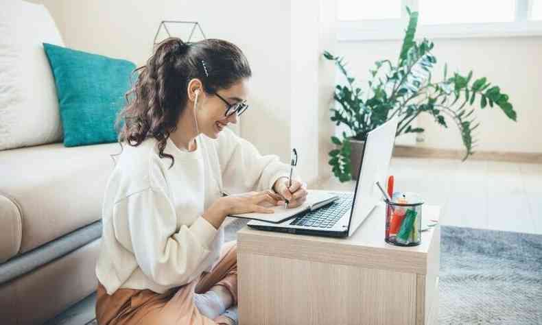 Instituio de ensino oferece cursos de tecnologia em parceria com a Meta (Facebook)