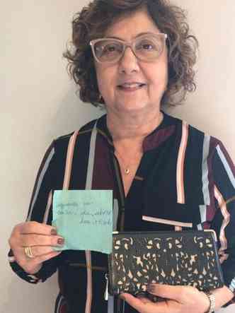 Dona Mazzarela ficou feliz em receber a carteira de volta (foto: Arquivo pessoal )