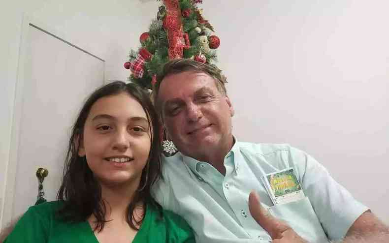 Nova foto de Laura Bolsonaro, filha de 13 anos do ex-presidente, circu
