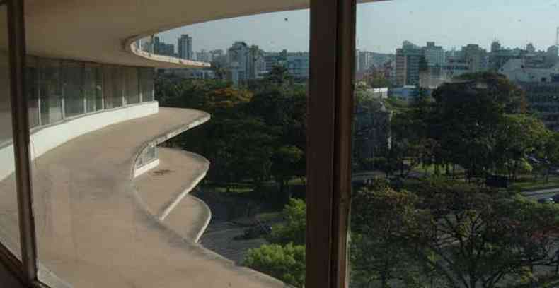 Foto do Edifcio Oscar Niemeyer, em Belo Horizonte(foto: Alexandre Guzanshe/EM)