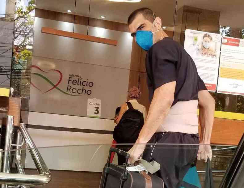 Cristiano Gomes est internado no Felcio Rocho (foto: Reproduo/Instagram @flaviaschayer)