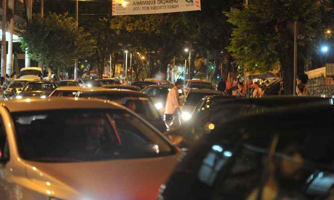 Congestionamento no Centro de Belo Horizonte(foto: Alexandre Guanshe/EM/D.A.Press) Congestionamento no Centro de Belo Horizonte(foto: Alexandre Guanshe/EM/D.A.Press)