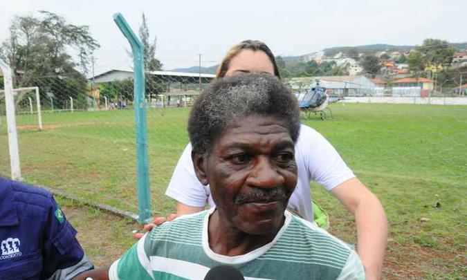 Homem foi resgatado por helicóptero na comunidade de Campina, em Mariana(foto: Euler Junior/EM/D.A Press. Brasil) Homem foi resgatado por helicóptero na comunidade de Campina, em Mariana(foto: Euler Junior/EM/D.A Press. Brasil)