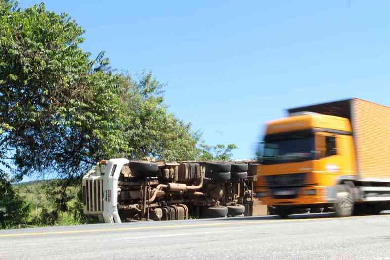 Acidente na BR-040: excesso de velocidade e outros tipos de imprudncia so as principais causas de tragdias nas estradas 