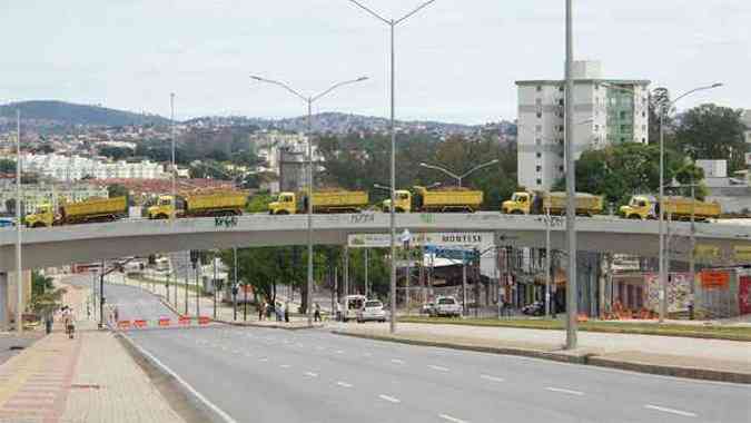 Teste pode liberar o viaduto fechado h nove meses por causa de um deslocamento(foto: Gladyston Rodrigues/EM/D.A PRESS)