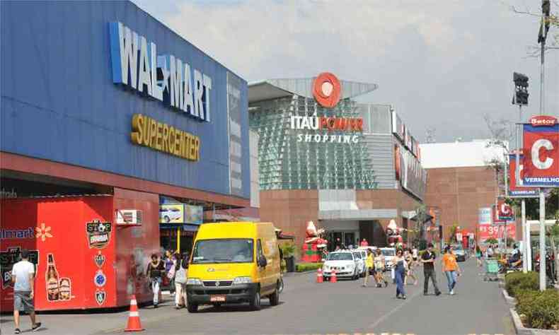 Walmart inaugura seção de produtos brasileiros em loja no sul da