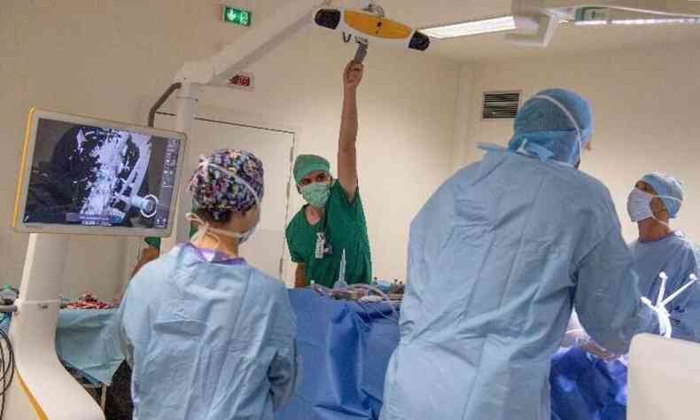 Cirurgias eletivas esto liberadas em todo o estado, segundo o secretrio de Estado de Sade, Fbio Baccheretti(foto: LOIC VENANCE/AFP)