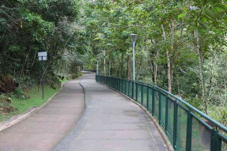 Pista de caminhada do Parque Ecológico foi reaberta, mas parque continua fechado para visitações(foto: Prefeitura de Itabirito/Divulgação)