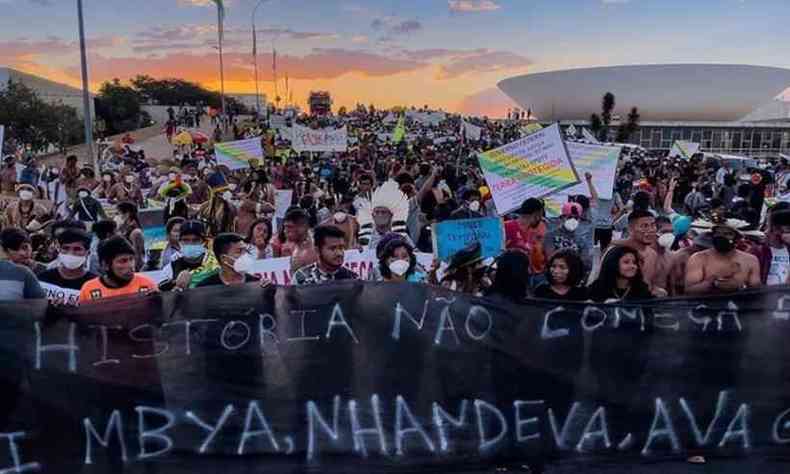 Registro das manifestações em Brasília contra o Marco Temporal