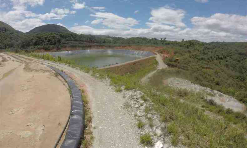 Aps anos de abandono, barragens de Rio Acima com contaminantes tiveram aprovado projeto de desativao e reabilitao da rea(foto: Mateus Parreiras/EM/DA Press - 13/12/18)