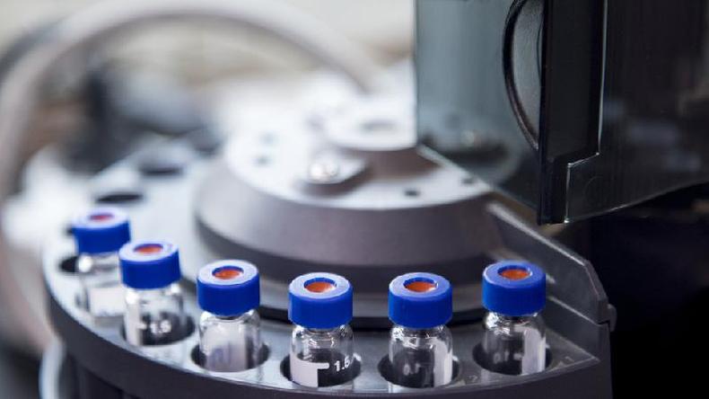amostras de sangue em um laboratrio