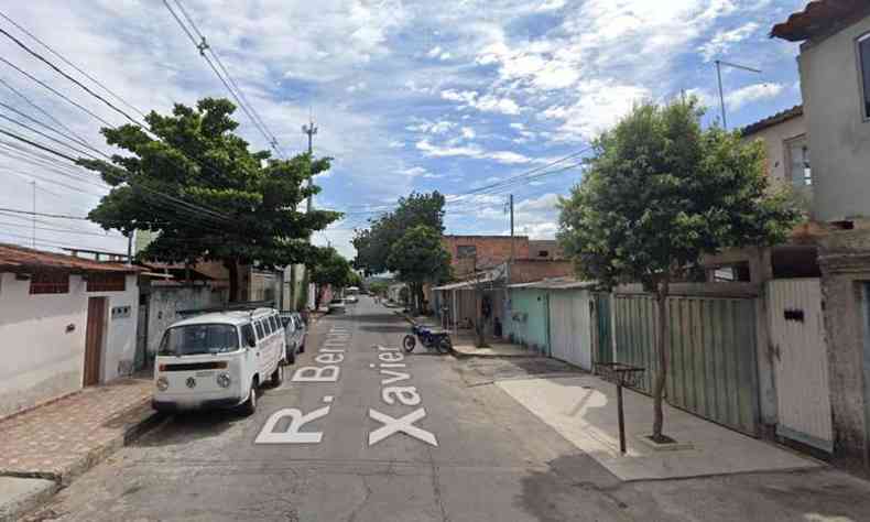 Escritrio funcionava na rua Bernardo Francisco Xavier, no Bairro Jardim Braslia, em Betim(foto: Reproduo/Google Street View)