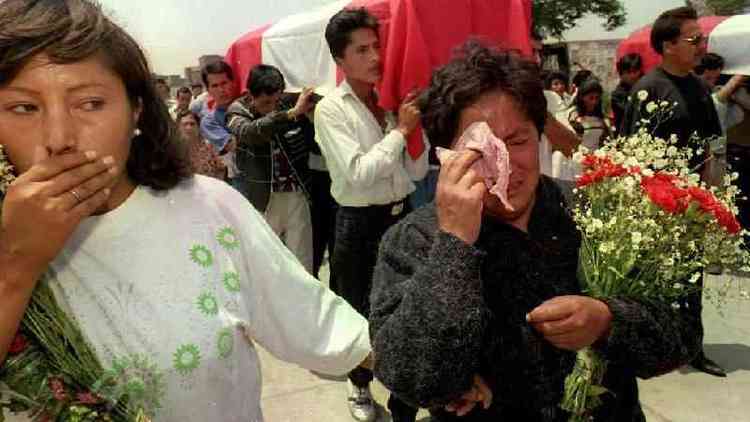 A plio foi erradicada no Peru em meio  luta contra o Sendero Luminoso, um dos mais violentos grupos subversivos da Amrica do Sul