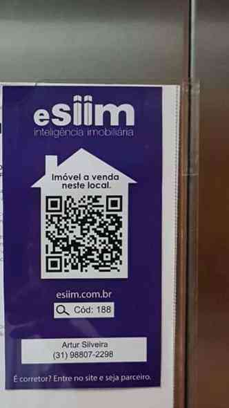 Adesivo exibido na portaria dos prdios com imveis  venda pela eSiim(foto: Divulgao/eSiim)