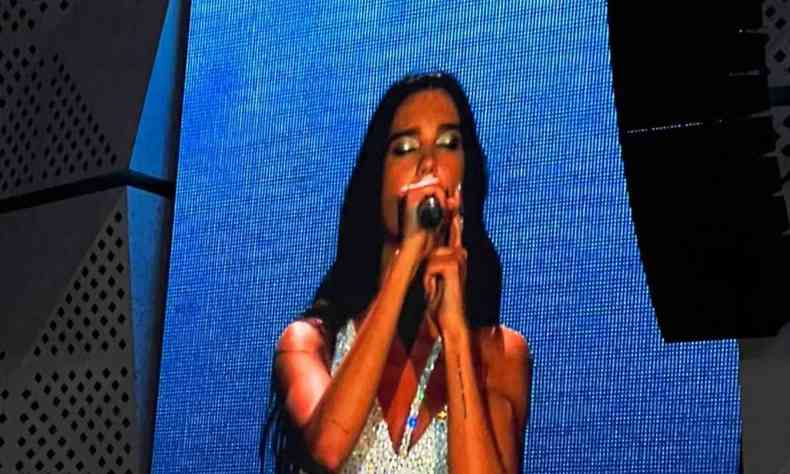 Na foto, Dua Lipa no palco do Rock in Rio