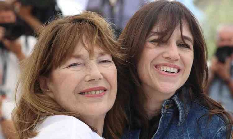 Jane Birkin e a filha, a diretora e atriz Charlotte Gainsbourg, no festival de Cannes