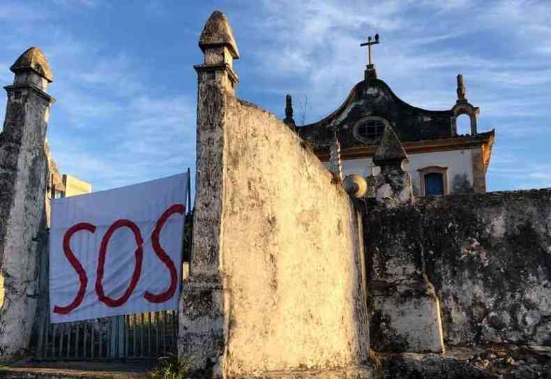 O movimento popular 'S.O.S. Igreja do Rosrio' pede ateno do poder pblico para a necessidade de obras no mais antigo templo religiosos de Caet
