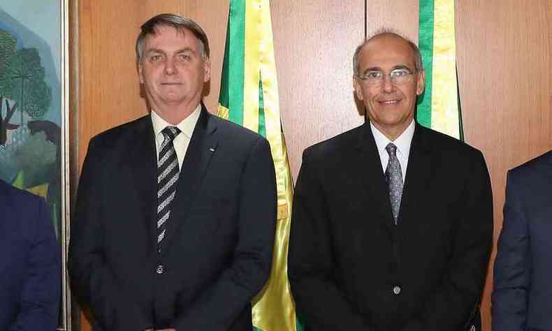 Jair Bolsonaro e Mauro Luiz de Britto Ribeiro, em abril de 2020(foto: Marcos Corra/Presidncia da Repblica)