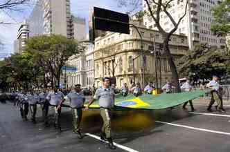 Desfile acontece em comemorao a Independncia do Brasil(foto: Maria Tereza Correa/EM/D.A/Press)