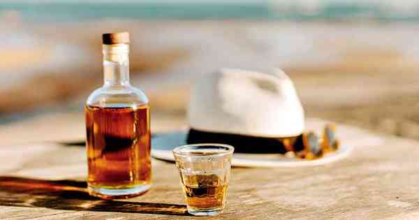 Dia Internacional do Rum: descubra versões mineiras da bebida - Degusta -  Estado de Minas
