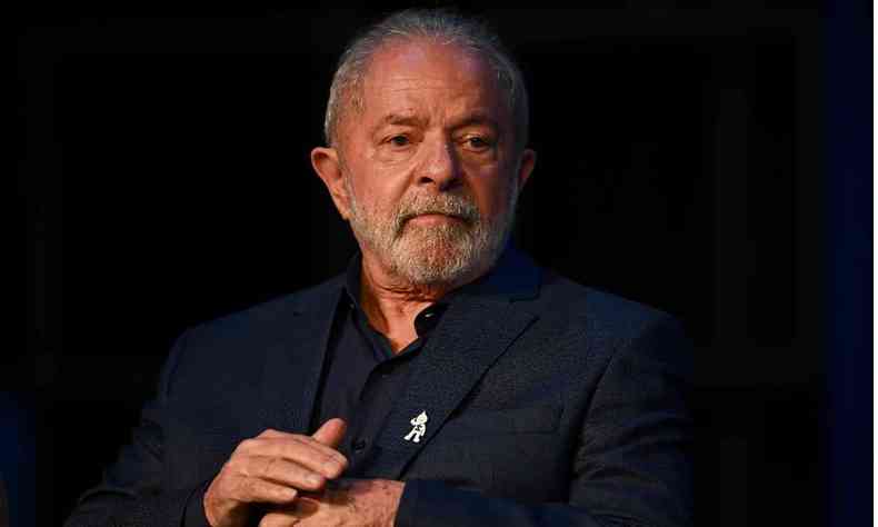 O presidente eleito do Brasil, Luiz Incio Lula da Silva, participa da sesso de encerramento do grupo temtico do governo de transio em Braslia, em 13 de dezembro de 2022