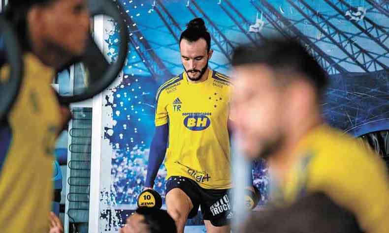 Recuperado de cirurgia no p direito, o atacante Kek agora aprimora a forma fsica no Cruzeiro