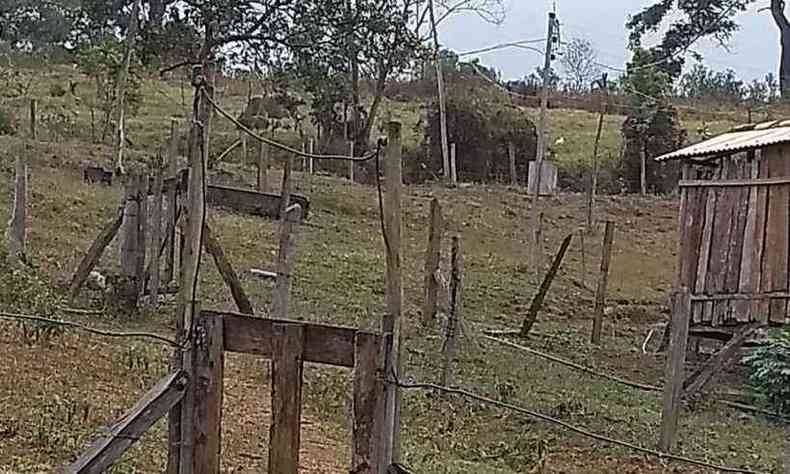 No existem postes de iluminao pblica na zona rural da cidade (foto: Reproduo/WhatsApp)