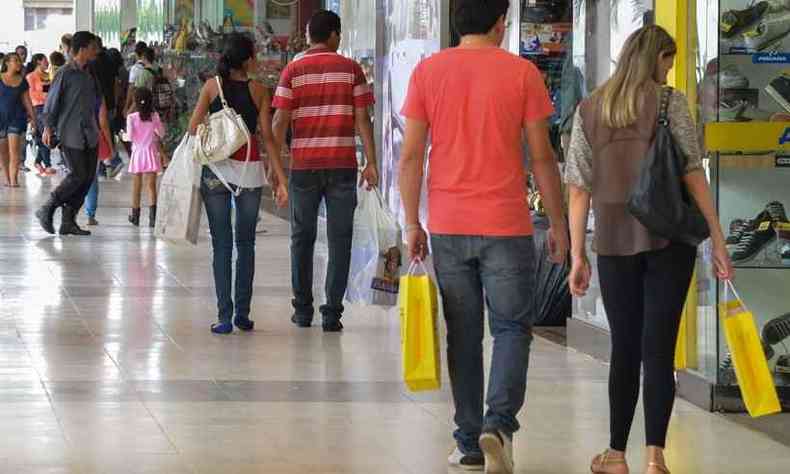 Lojistas tentam renegociaes de valores de locao de espao com administrao de shoppings(foto: Valter Campanato/Agncia Brasil)
