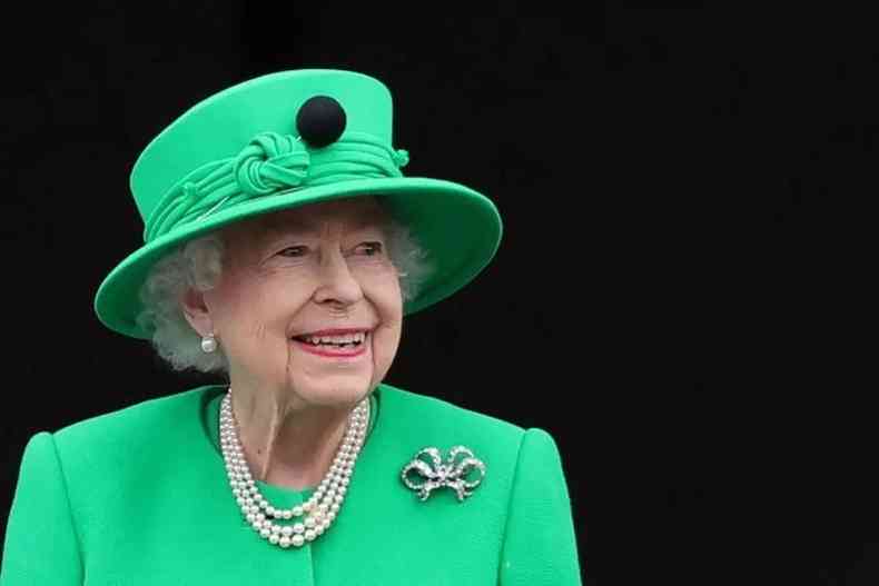 Rainha Elizabeth II no varanda do Palcio de Buckingham
