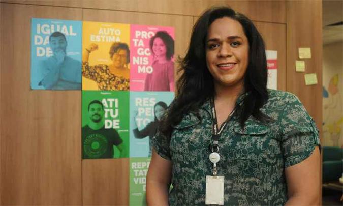 Laura Zannoti venceu obstáculos e conquistou espaço incomum no universo trans: é chefe de escritório de uma startup multinacional de tecnologia(foto: Túlio Santos/EM/DA Press) Laura Zannoti venceu obstáculos e conquistou espaço incomum no universo trans: é chefe de escritório de uma startup multinacional de tecnologia(foto: Túlio Santos/EM/DA Press)